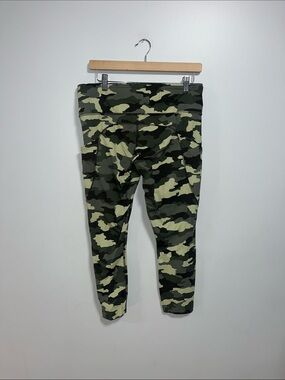 Lululemon Fast & Free Crop 23” High-Rise Camo size 12​​ with pockets